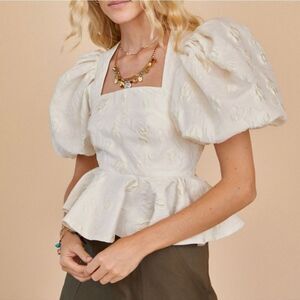 NWT Hunter Bell Top Size 6